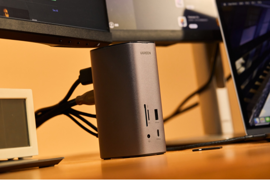 Green Link Docking Station Review! The Greenlink 12-in-1 docking station helps you become an efficient professional